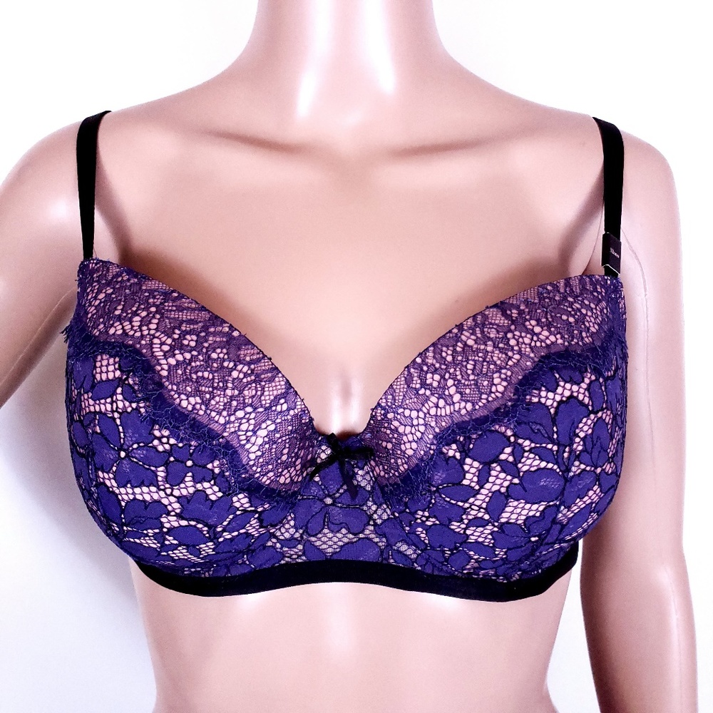 Victoria's Secret Women Lace Bra Size 32F (32DDD) - NWT